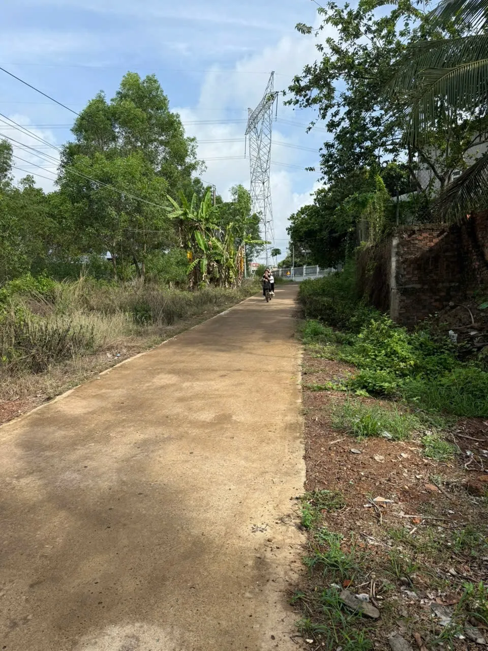 Bán lô đất phường Tiến Thành cũ cách ĐT751 300m có sẵn 300m thổ cư