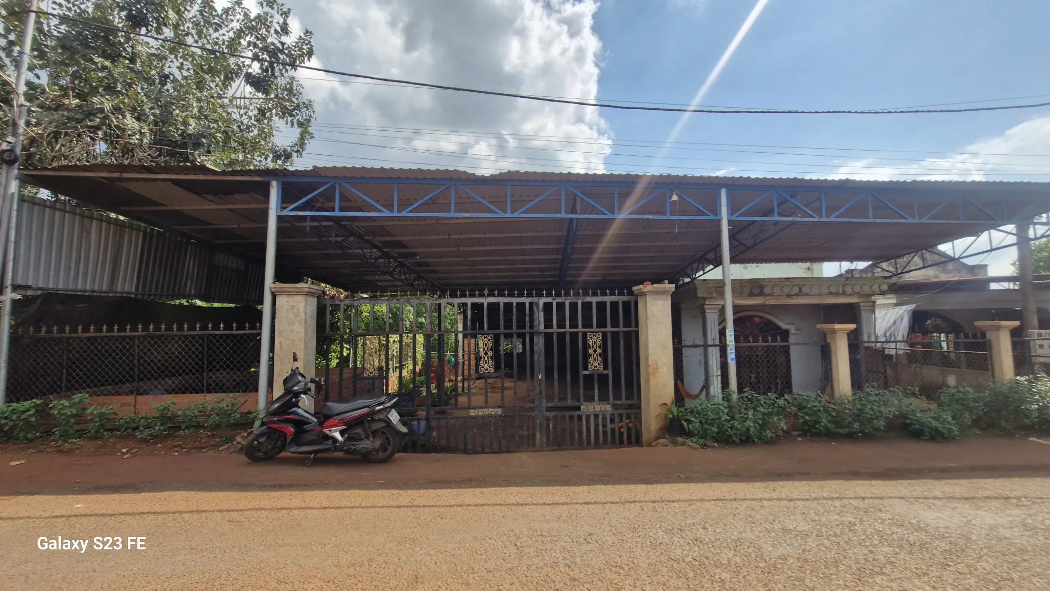 Đất mặt tiền rộng thích hợp làm kho