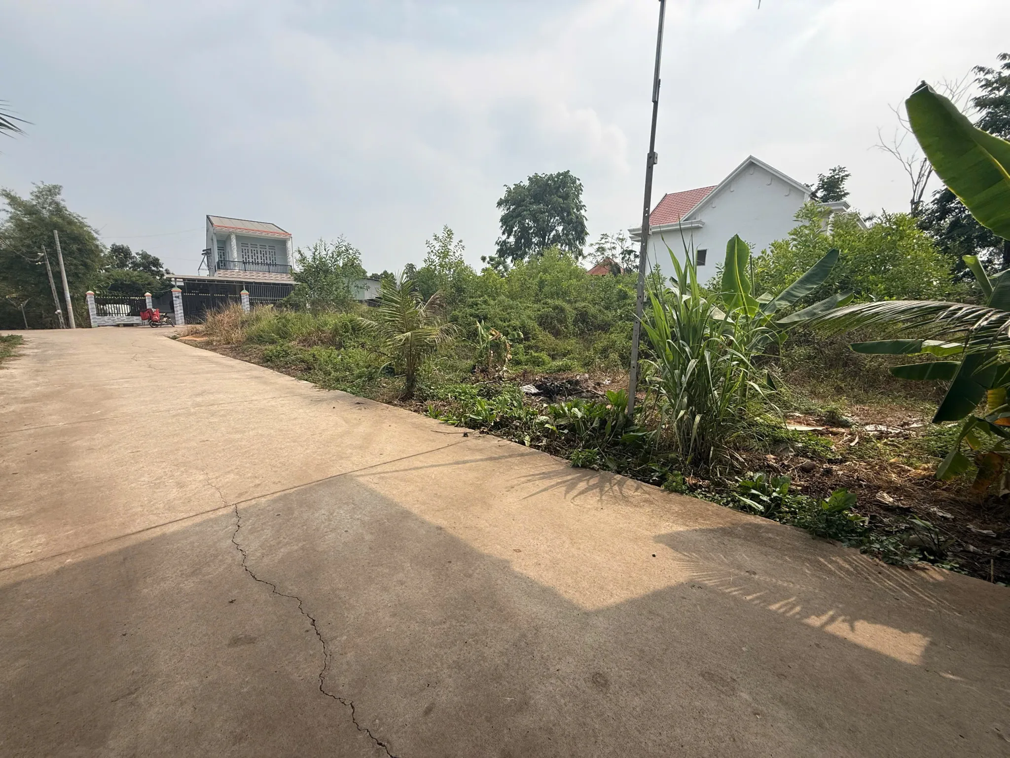 Bán lô đất đẹp giá mềm cách QL14 300 mét