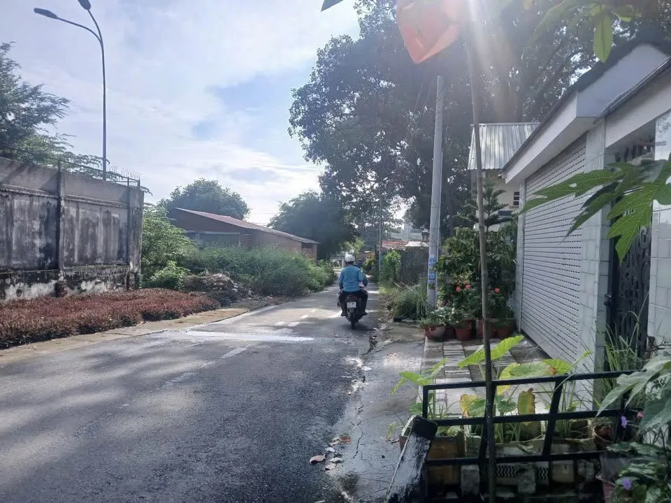 Bán lô đất đường nhựa gần Vòng xoay An Điền ( gần lò bò bà tư ) - Bến Cát