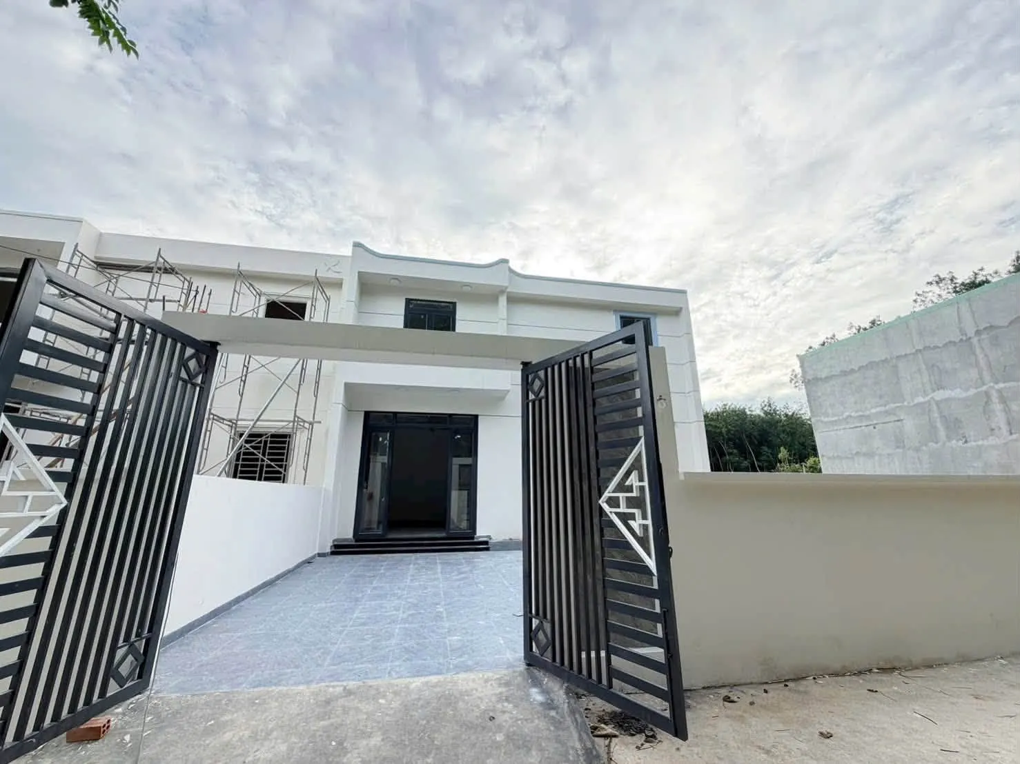 Bán căn nhà đẹp giá mềm tại phường Chơn Thành với đầy đủ công năg
