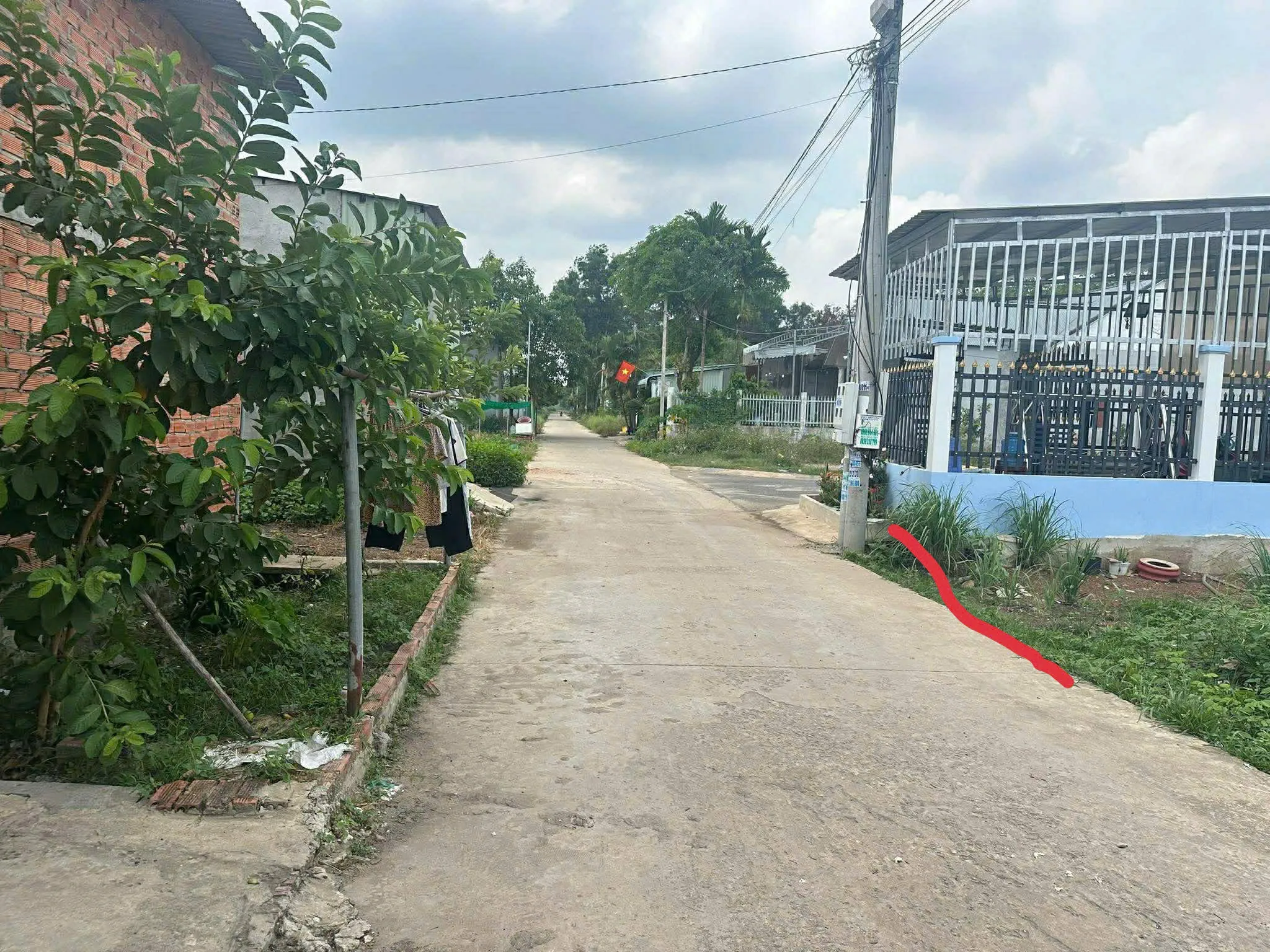 Đất ngay sau Cảnh Ngoan - kp Tân Thành 2