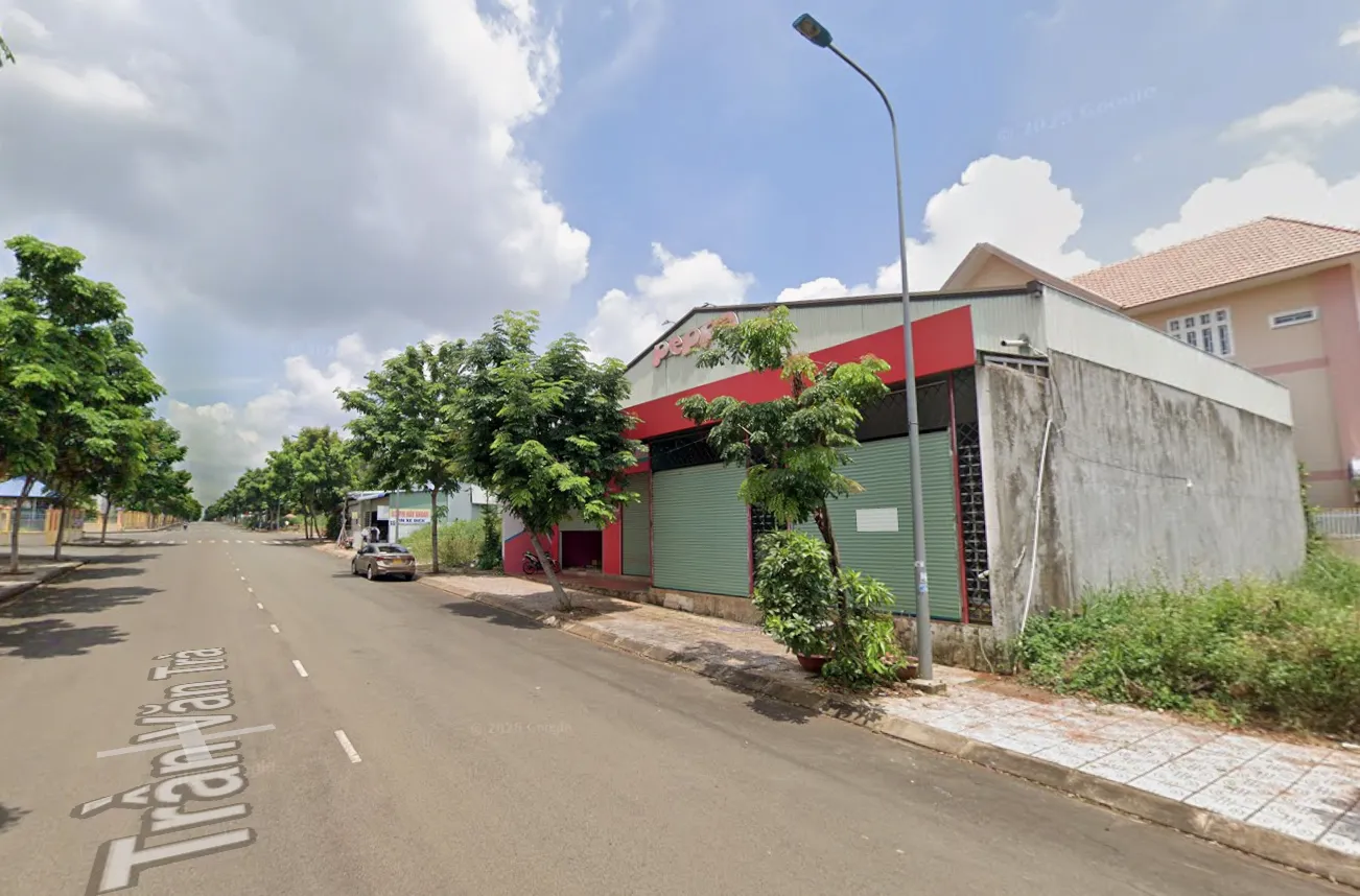 Cần bán cặp đất vàng mặt tiền đường Trần Văn Trà, thị xã Phước Long (cũ)